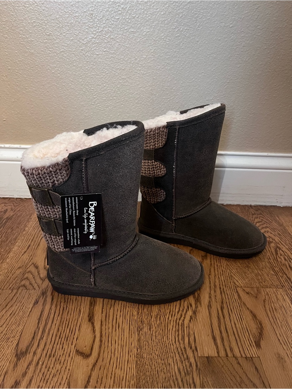NWT BearPaw Woman's Dark Brown Suede Shearling Boots with Knit Accents Size 7